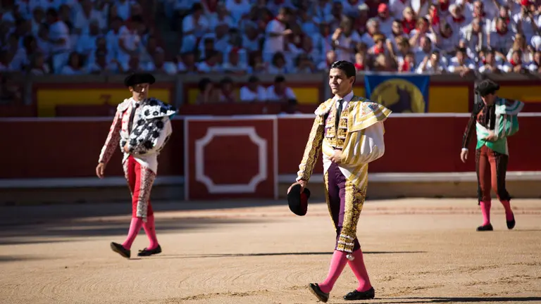 Antonio Ferrera, el Juli y Pablo Aguado lidian con los Victoriano del Rio en la quinta corrida de las fiestas. Alejandro Velasco-9