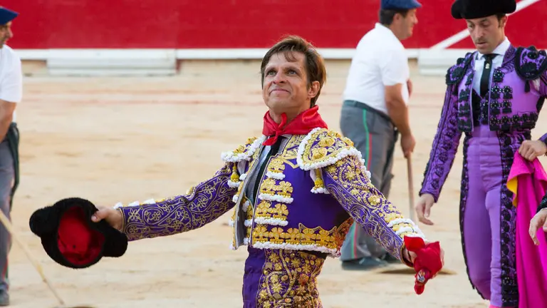 Antonio Ferrera, el Juli y Pablo Aguado lidian con los Victoriano del Rio en la quinta corrida de las fiestas. Alejandro Velasco-96