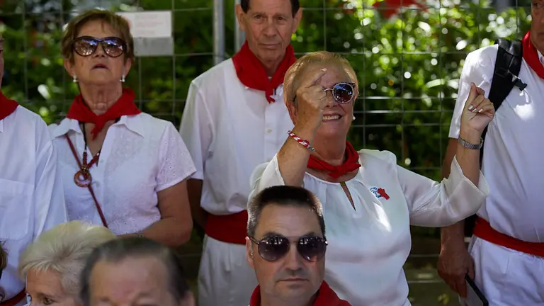 Recital de Jotas en el Paseo Sarasate de Pamplona con motivo del Día de las Personas Mayores en los Sanfermines 2019. IÑIGO ALZUGARAY