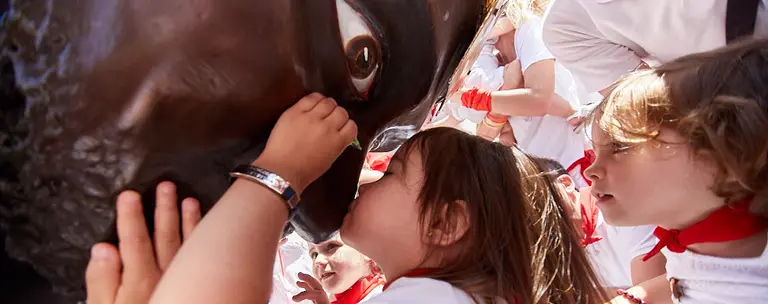 La Comparsa de Gigantes y Cabezudos se despide de los Sanfermines 2019 en la Plaza Consistorial de Pamplona. IÑIGO ALZUGARAY