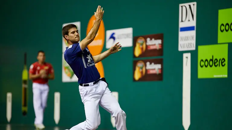 Ezkurdia-Zabaleta han vencido a Bengoetxea-Imaz en la final del Torneo de San Fermín de Parejas 2019 en el frontón Labrit de Pamplona. IÑIGO ALZUGARAY