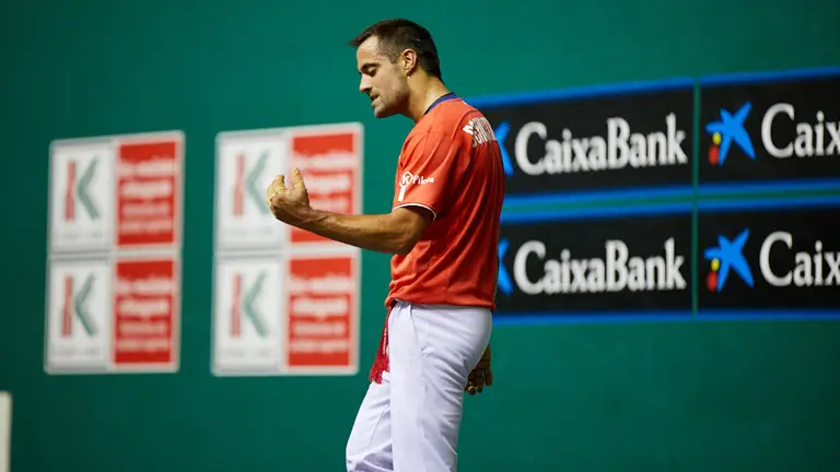Ezkurdia-Zabaleta han vencido a Bengoetxea-Imaz en la final del Torneo de San Fermín de Parejas 2019 en el frontón Labrit de Pamplona. IÑIGO ALZUGARAY