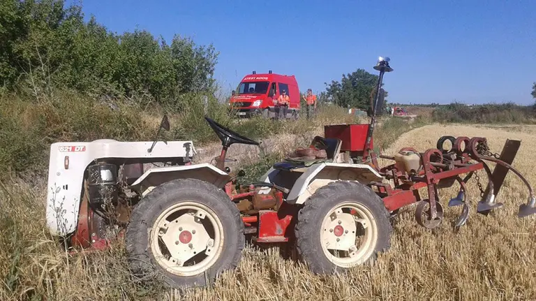 Vehículo en el que ha fallecido una persona en Tulebras POLICÍA FORAL