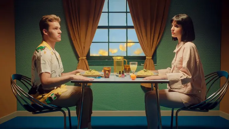 Fotograma del videoclip de natalia lacunza titulado tarantula