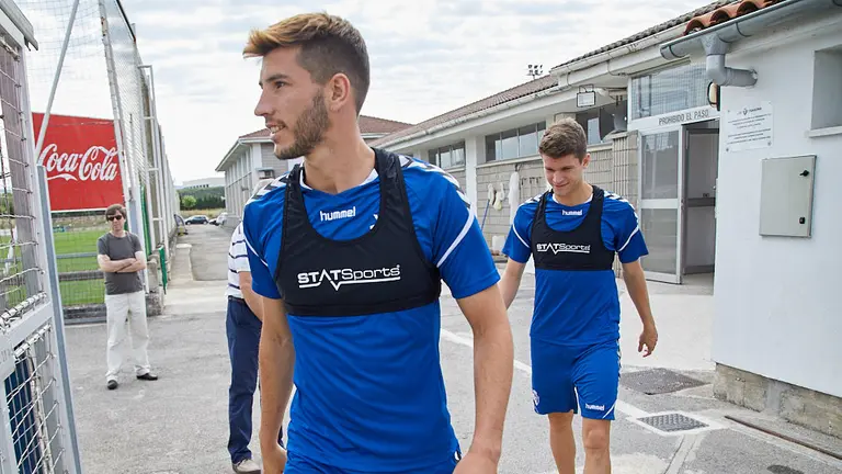 David García en un entrenamiento de Osasuna en las instalaciones de Tajonar. IÑIGO ALZUGARAY