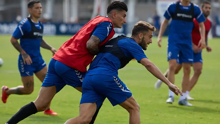 Entrenamiento de pretemporada de Osasuna en las instalaciones de Tajonar. IÑIGO ALZUGARAY