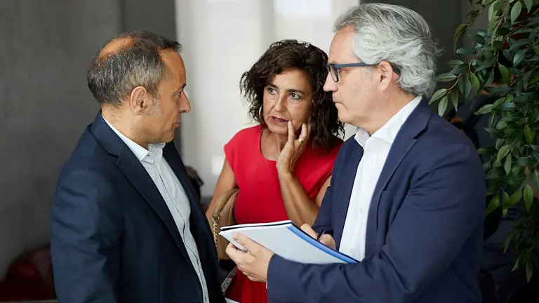 Sesión de la Comisión Permanente del Parlamento de Navarra. IÑIGO ALZUGARAY