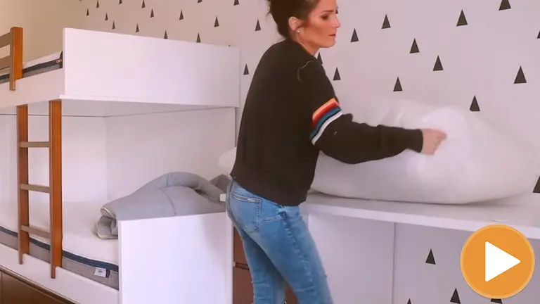 Verdeliss enseña la nueva habitación de su hijo Julen. YOUTUBE