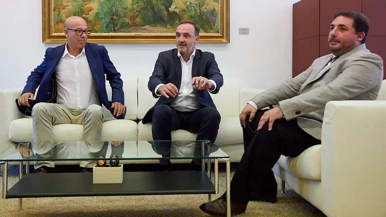 Ronda de consultas del presidente del Parlamento con la delegación de Navarra Suma. IÑIGO ALZUGARAY