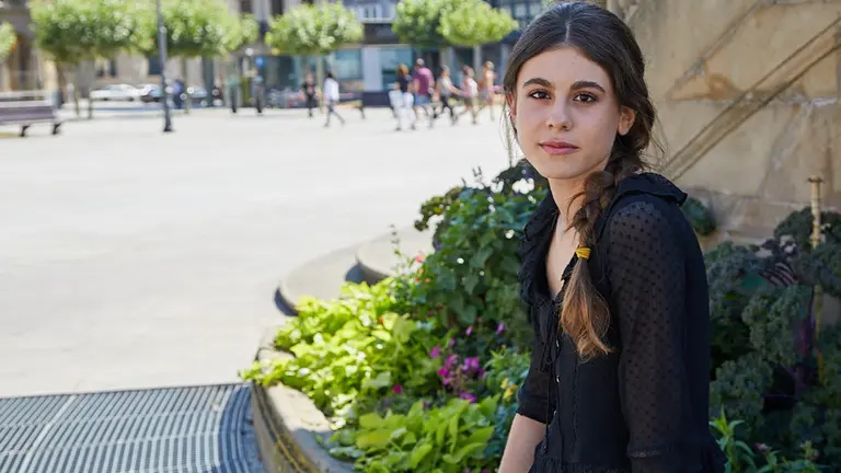 María Esquíroz González, en la Plaza del Castillo de Pamplona. IÑIGO ALZUGARAY