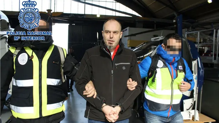 Traslado del etarra pamplonés Mikel Kabikoitz Carrera Sarobe, Ata. POLICÍA NACIONAL