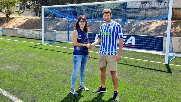 El centrocampista Ruper ha firmado con el Izarra. IZARRA