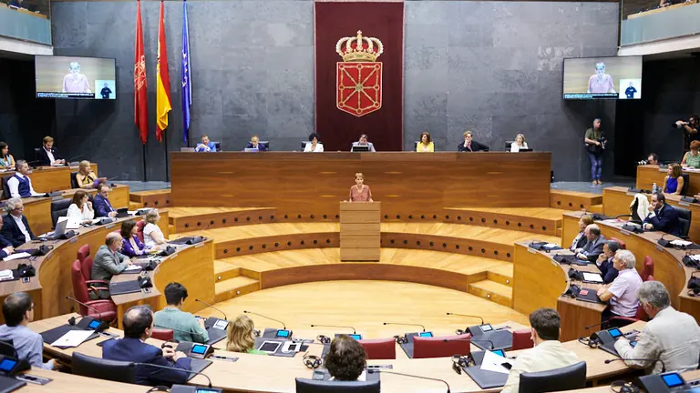 Sesión de investidura de la socialista María Chivite. PABLO LASAOSA 12