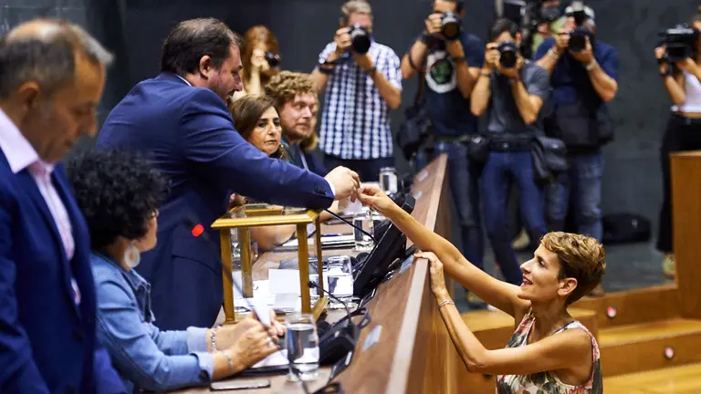 Sesión de investidura de la socialista María Chivite en el Parlamento de Navarra. MIGUEL OSÉS