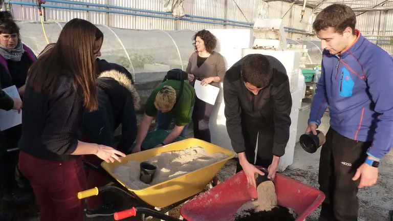 Estudiantes del Centro Integrado Agroforestal, durante la realización del proyecto