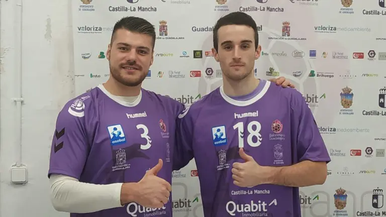 Íñigo Barricart (derecha) en su presentación el Quabit Guadalaja QUABIT GUADALAJARA