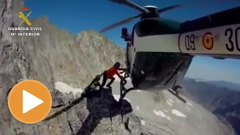 Imagen del rescate en helicóptero. CEDIDA