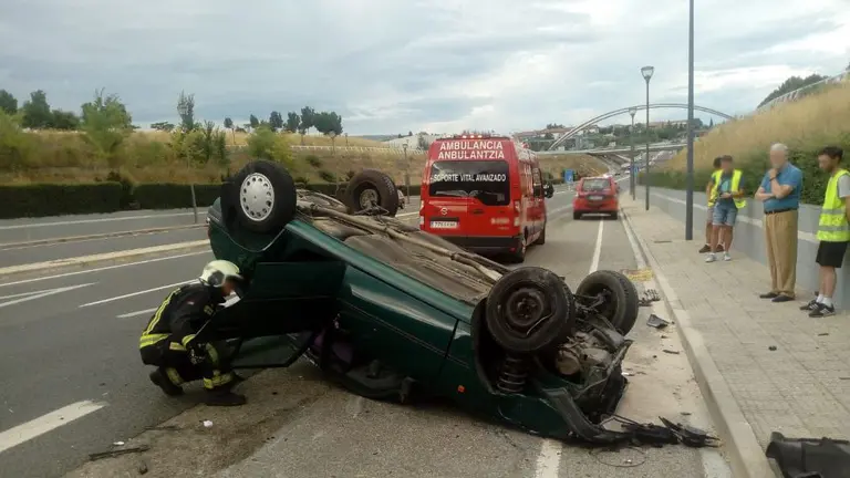 Accidente en Zizur, en la A-12, donde ha resultado herida una mujer BOMBEROS