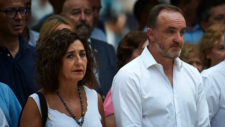 La secretaria general de UPN, Yolanda Ibález, junto a Javier Esparza en Berriozar, en el homenaje a Francisco Casanova, víctima de ETA MIGUEL OSÉS