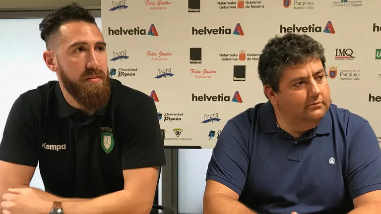 Lesión de Franco Gavidia, jugador del Helvetia Anaitasuna, en la mano derecha