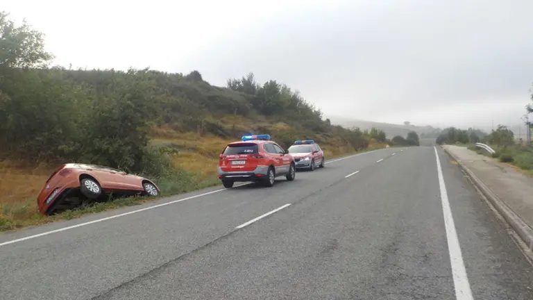 Vehículo accidentado en Olaz cuando huía de un control policial POLICÍA FORAL