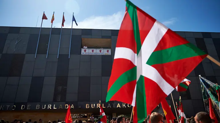 Chupinazo de las fiestas de Burlada de 2019. Miguel Osés