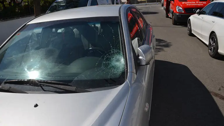 Estado en el que ha quedado el vehículo tras el atropello al chico en Corella. POLICÍA FORAL