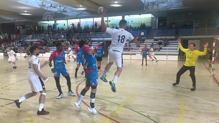 Partido entre el Anaitasuna y el Billere en Noáin. @AnaitasunaBM.