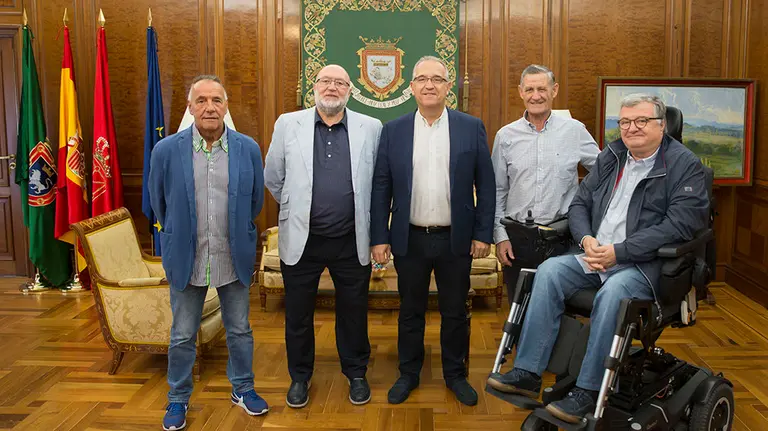 Recepción municipal a la Federación Navarra de Pelota. Cedida.