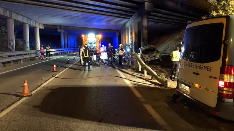 El accidente de tráfico donde ha muerto un hombre carbonizado en Guadarrama TWITTER 112 MADRID