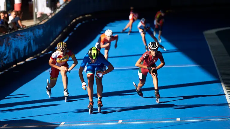 La U.C.D. Txantrea acoge las pruebas de pista del Campeonato de Europa de Patinaje de Velocidad. MIGUEL OSÉS