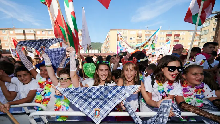 Chupinazo de las fiestas de Berriozar 2019. PABLO LASAOSA 6