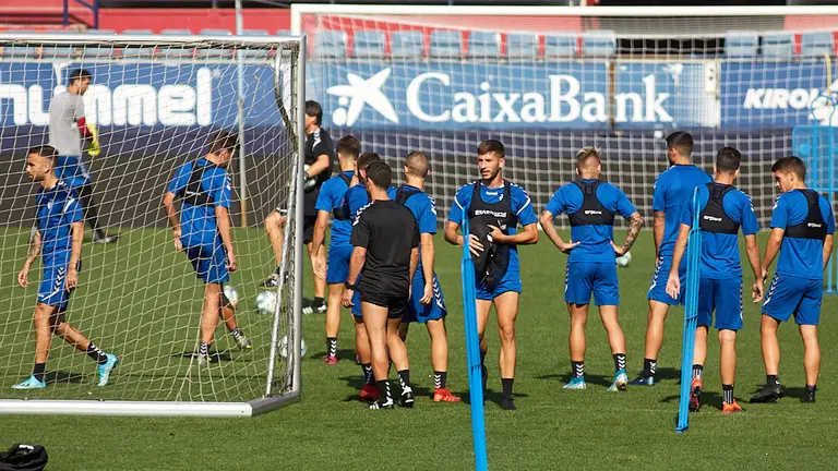 Entrenamiento de Osasuna en El Sadar antes del partido de La Liga Santander ante el FC Barcelona. IÑIGO ALZUGARAY