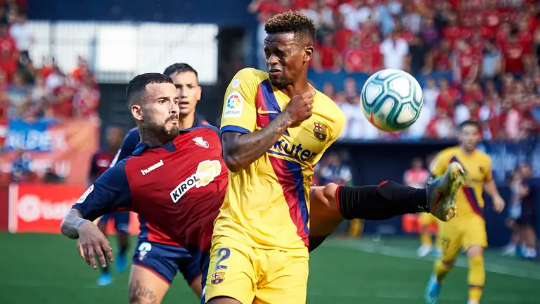 Partido correspondiente a la tercera jornada de la liga entre Osasuna y Barça en El Sadar. MIGUEL OSÉS
