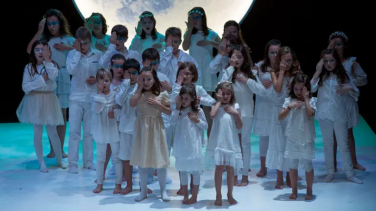 Imagen de la Coral Infantil de la Cámara de Pamplona interpretando &#39;El caballero, la luna y la princesa&#39;. CEDIDA