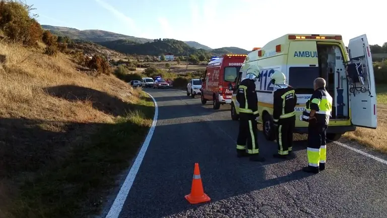 Accidente entre dos turismos que ha sucedido en Erro TWITTER BOMBEROS