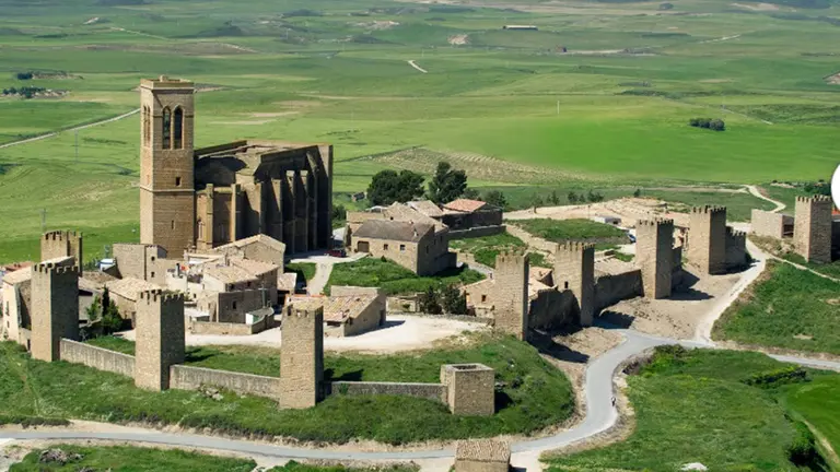 Vista aérea del cerco de Artajona, ciudad elegida para el programa. GOBIERNO DE NAVARRA