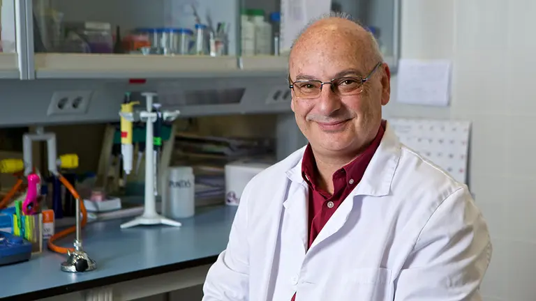 Imagen del profesor de ciencias de la UNAV, Francis Mojica, galardonado. UNIVERSIDAD DE NAVARRA