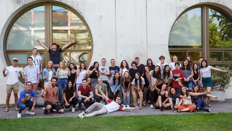 Imagen de varios de los estudiantes internacionales llegados a la UPNA para el septiembre de otoño. UPNA