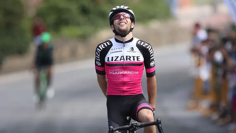 Jordi López entra vencedor en solitario en Urduliz. Cedida.