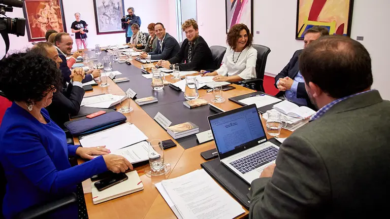 Sesión semanal de la Mesa y Junta de Portavoces del Parlamento de Navarra. IÑIGO ALZUGARAY
