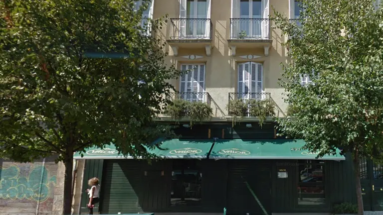 Imagen del número 6 de la calle Paseo Sarasate, donde esta ubicada la vivienda municipal. CEDIDA