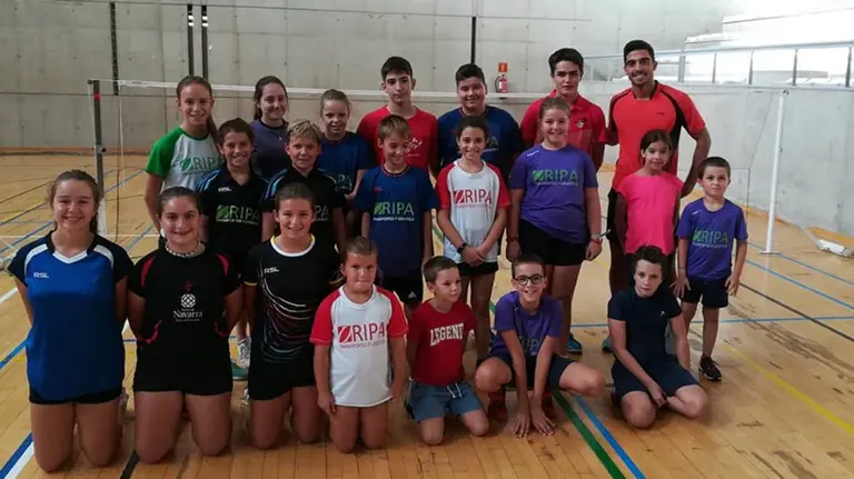 Campus de inicio de temporada del Bádminton Estella en el polideportivo Lizarrería. Cedida.