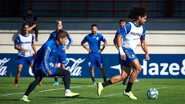 Entrenamiento de Osasuna en las instalaciones de Tajonar. MIGUEL OSÉS