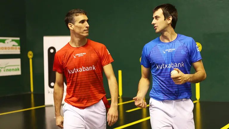 Javier Urriza y Endika Barrenetxea en la previa de la final. Maialen Andrés.