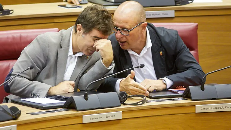 Pleno del Parlamento de Navarra. IÑIGO ALZUGARAY