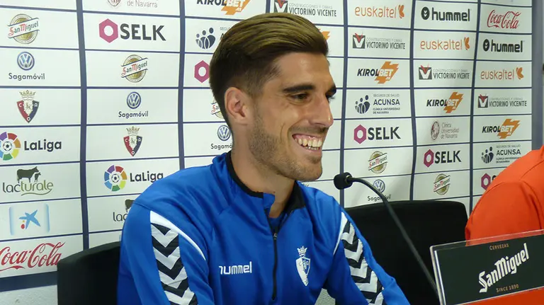 El jugador de Osasuna Nacho Vidal durante una rueda de prensa en Tajonar. Navarra.com
