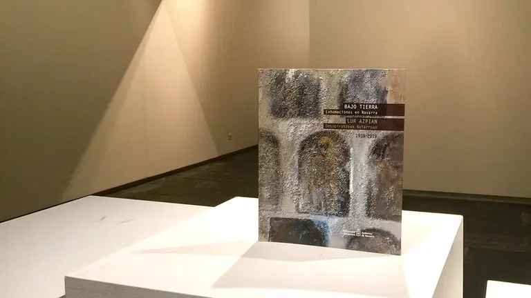 Imagen del libro &#39;Bjao tierra&#39; que recoge las exhumaciones en Navarra. CEDIDA