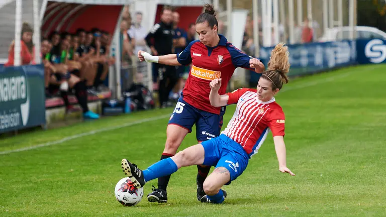 Osasuna Femenino se enfrenta al Sporting de Gijón en Tajonar. PABLO LASAOSA 4