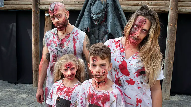 La familia Gómez Romero, de Mutilva, en una celebración de Halloween en Sendaviva SENDAVIVA